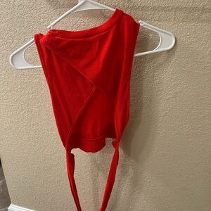 Red tank top.